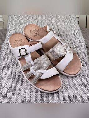 Brioso Jordyn White and Gold Leather Comfort Sandals